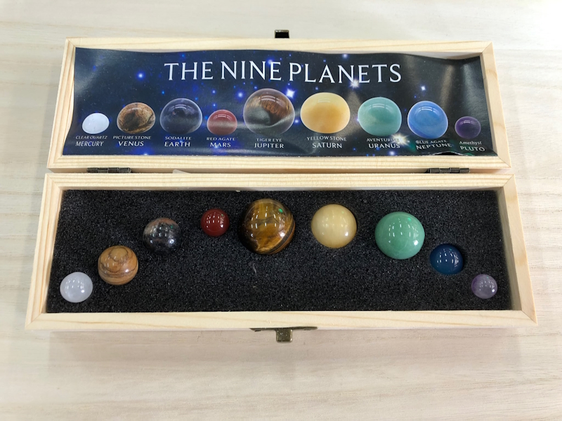 Caja madera 9 esferas planetas